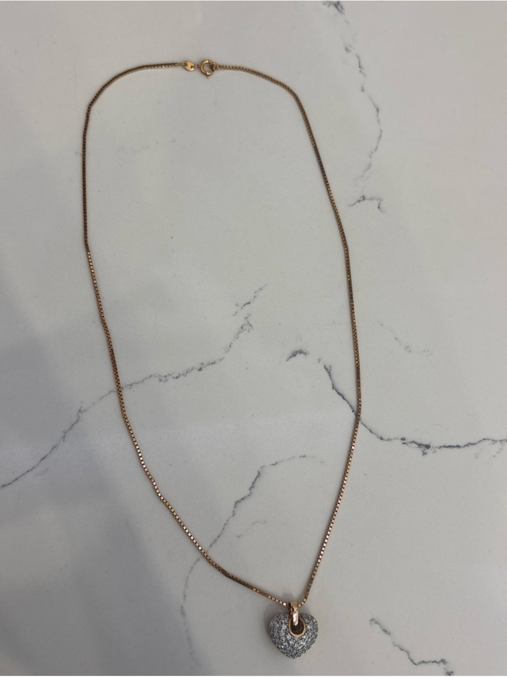 Elegant Gold Necklace with Heart Pendant
